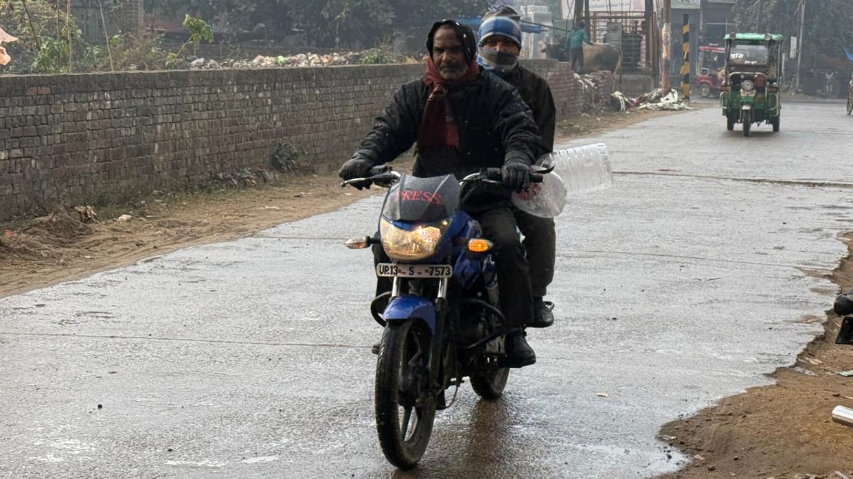 Amid cold wave, clouds remained throughout the day, drizzle occurred at many places