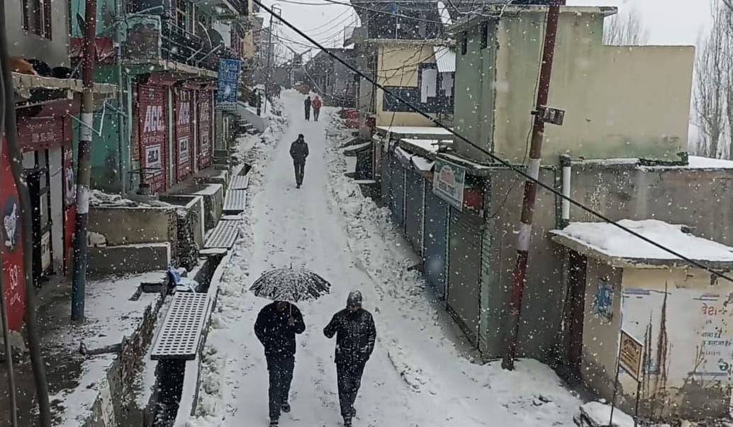 PWD will be engaged in the restoration of Yoche link road from today.