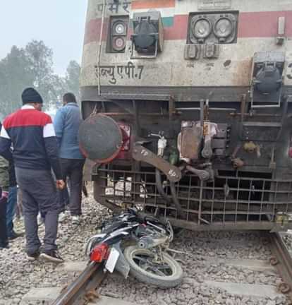 The bike got stuck in the train engine and kept dragging for a kilometer