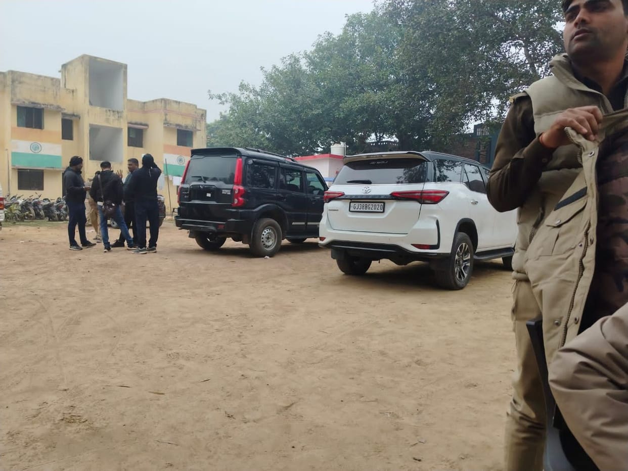 Ahmedabad police raid and arrest one in robbery case, search for another