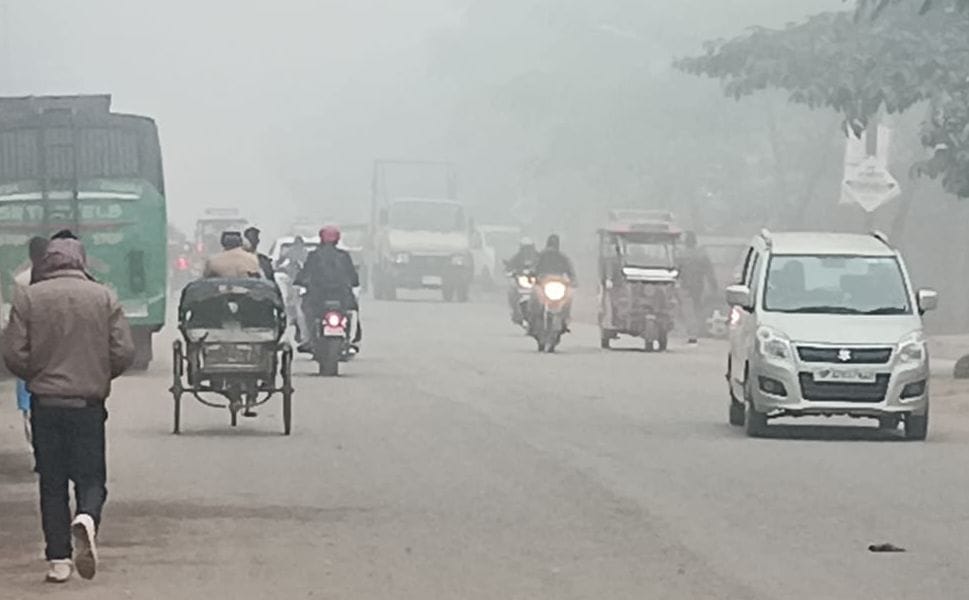 Fog disrupts normal life, train and bus traffic derailed