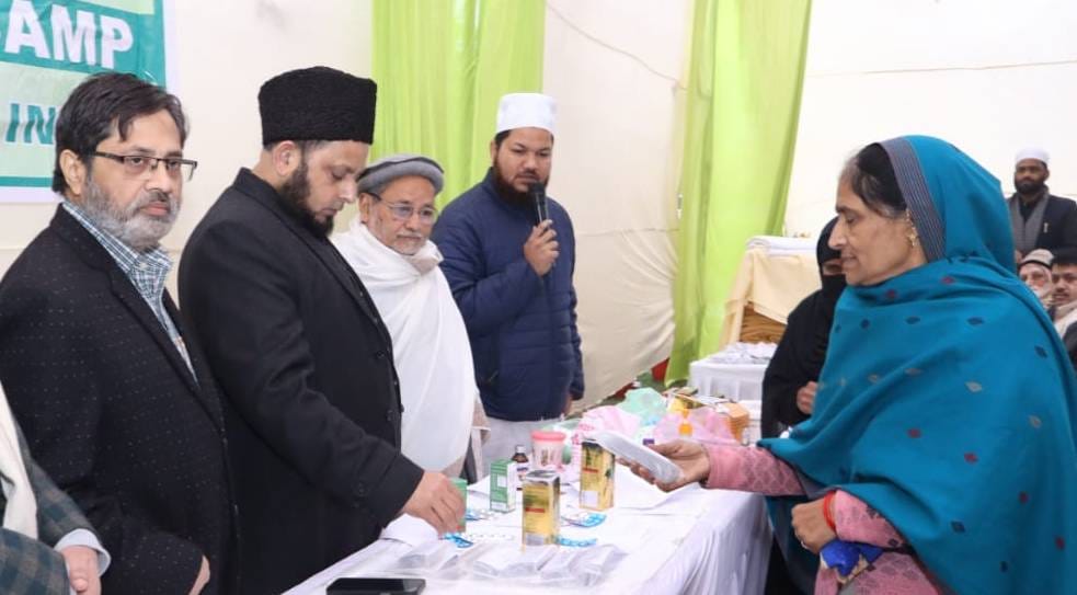 Give free medicines and distribute blankets to the needy