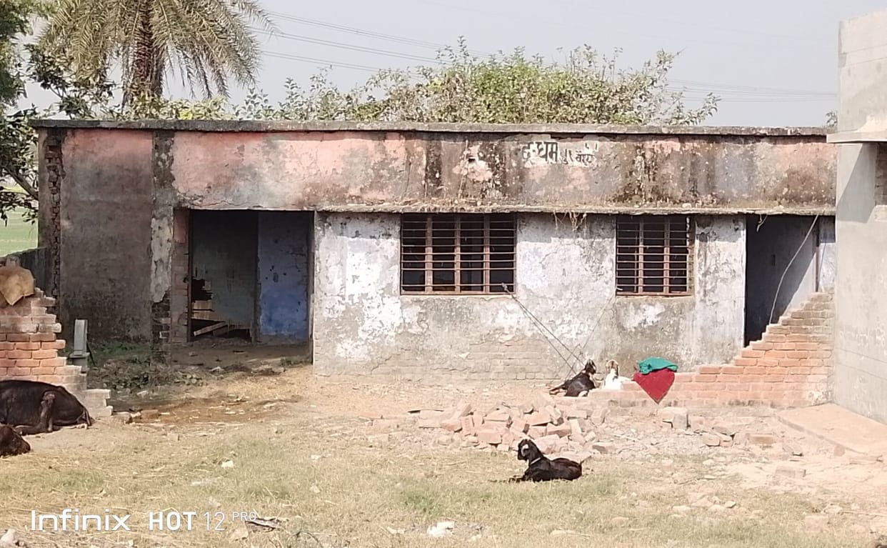 Building built for Rs 25 lakhs...in ruins in 15 years