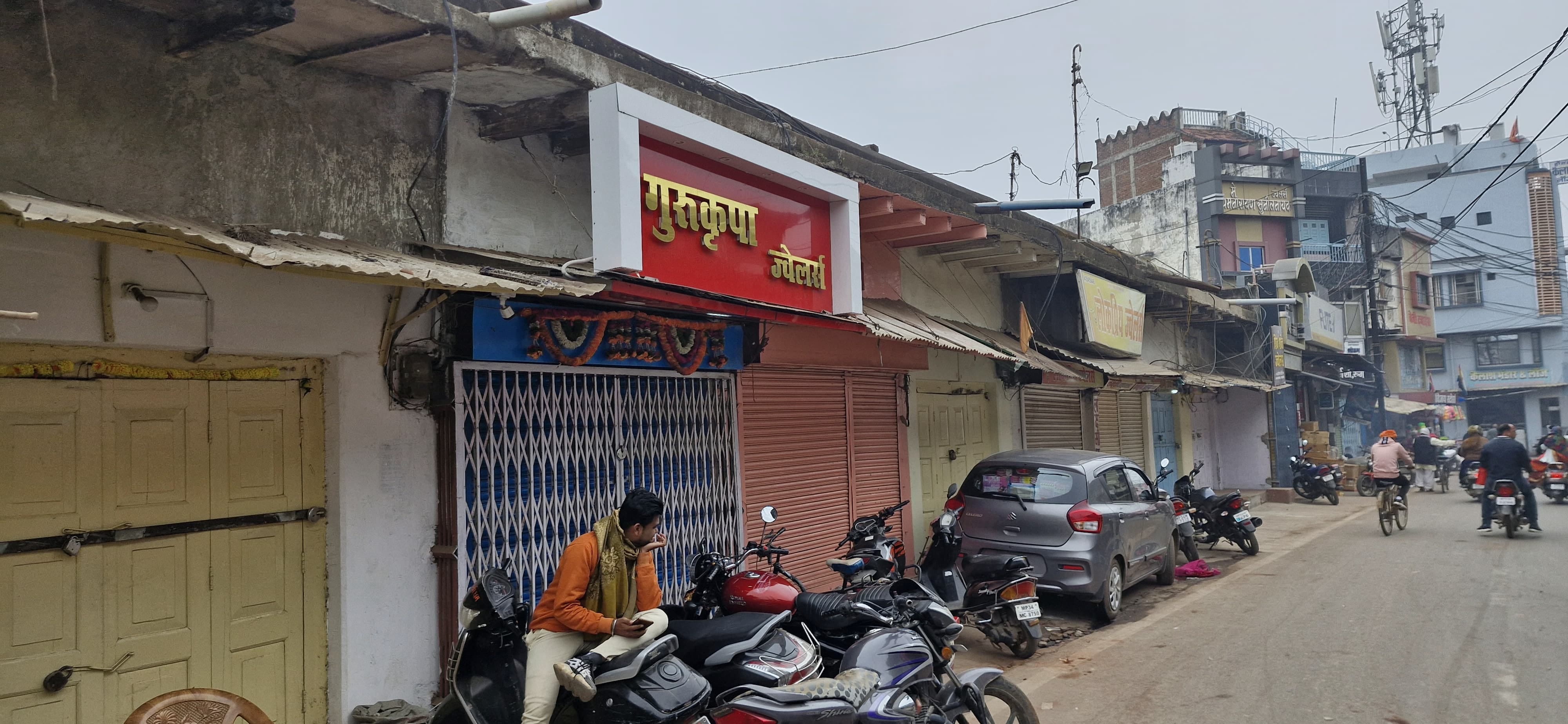 Damoh News: Protest by goldsmith community in Sagar over temple demolition case