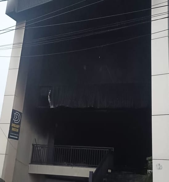 Fire breaks out in clothing showroom, people evacuated safely from hotel on upper floor