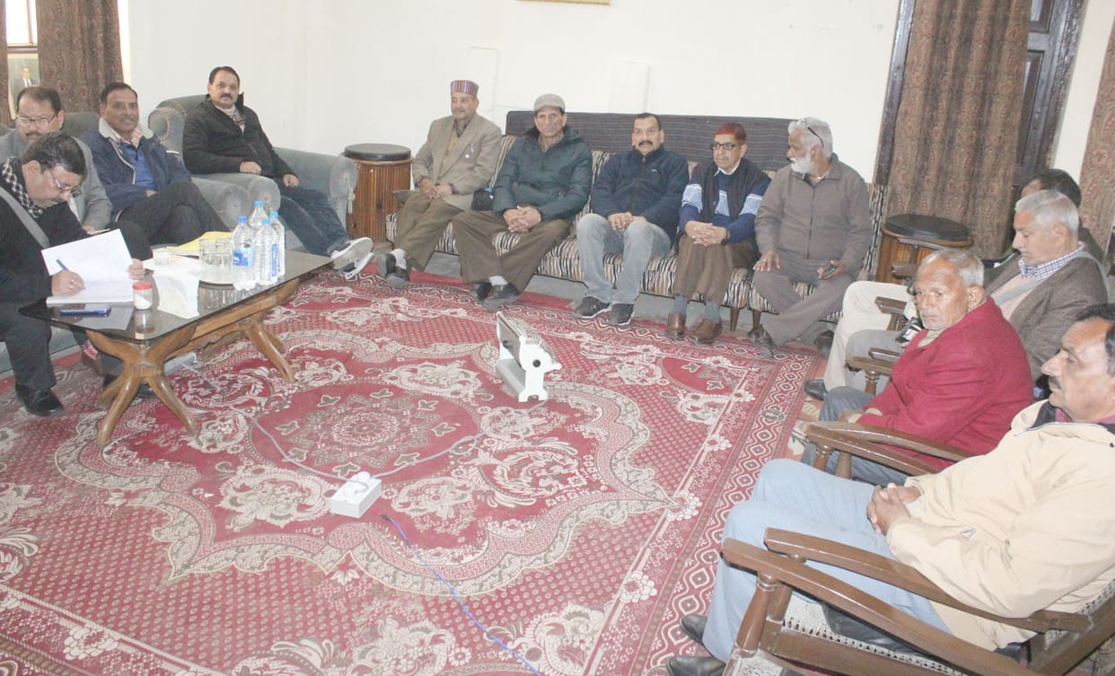 Pensioners demanded payment of pending medical bills