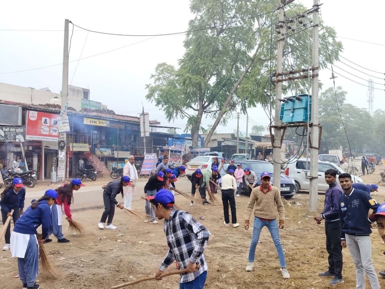 Volunteers conducted cleanliness campaign at Bhojawas bus stand