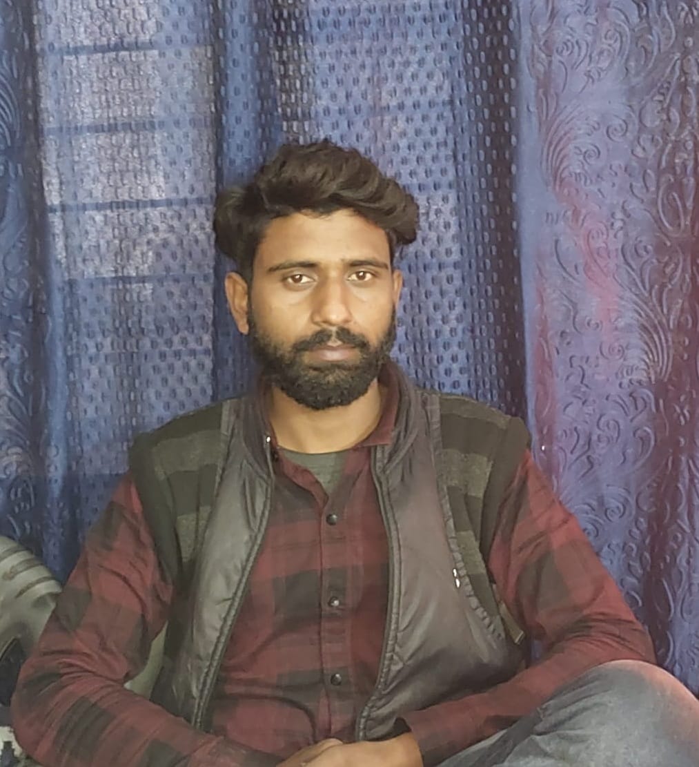Miscreants looted Rs 30 thousand from a farmer who was selling sugarcane