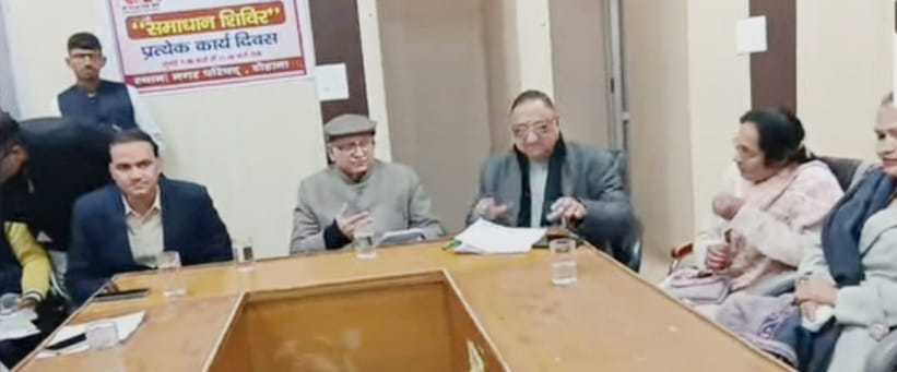 Councillors accused the officers of discrimination in development, MLA said equal development should be done in every ward