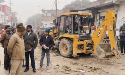Encroachment removed from highway track