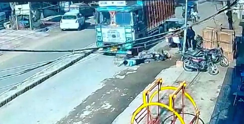 Rohtak road again in bad shape, accidents happening daily