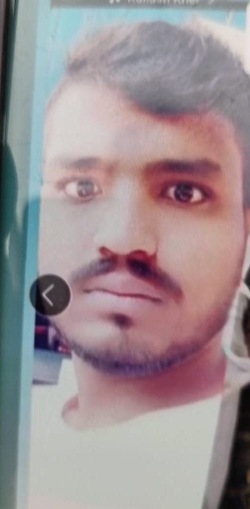The dead body of a youth from Siddharthnagar was found on the highway.