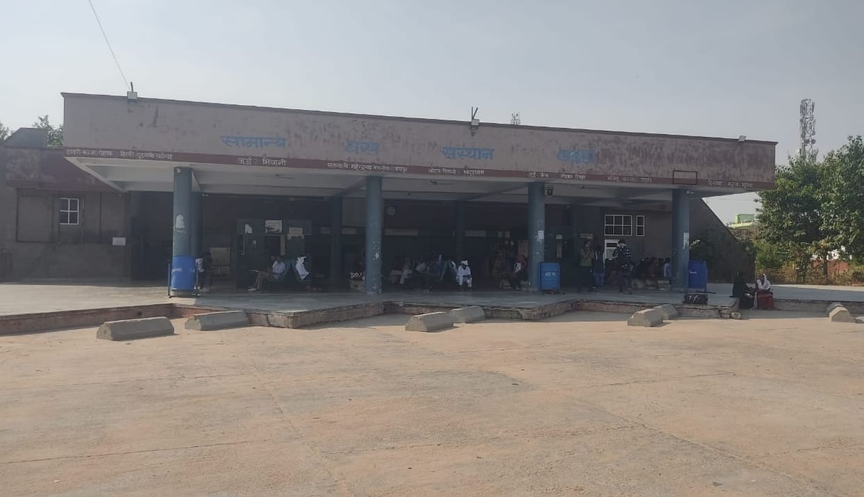Government should give Badhra bus stand the status of sub depot