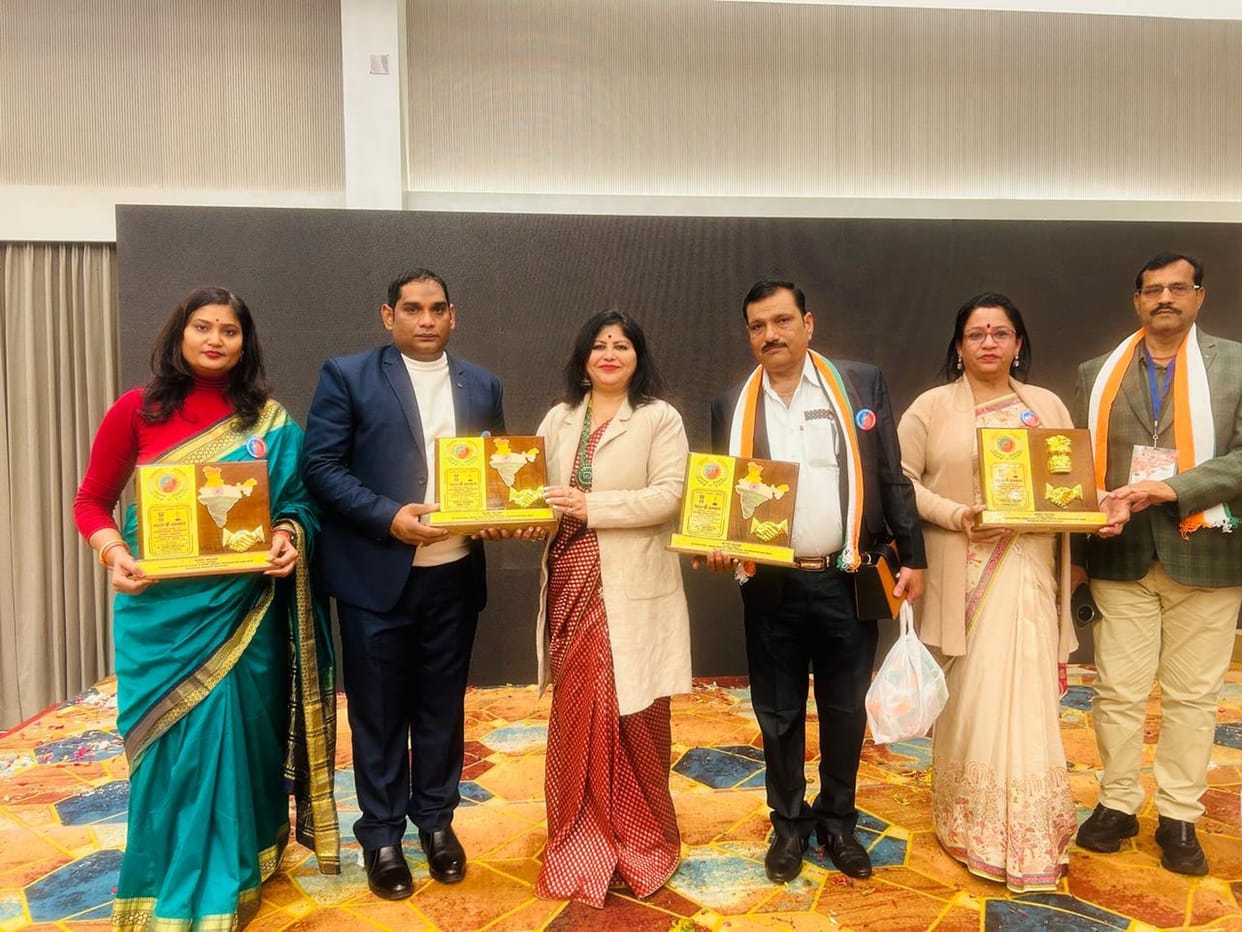 Four officials of the organization including Dr. Swayamprabha Dubey received Bharat Shri Award.