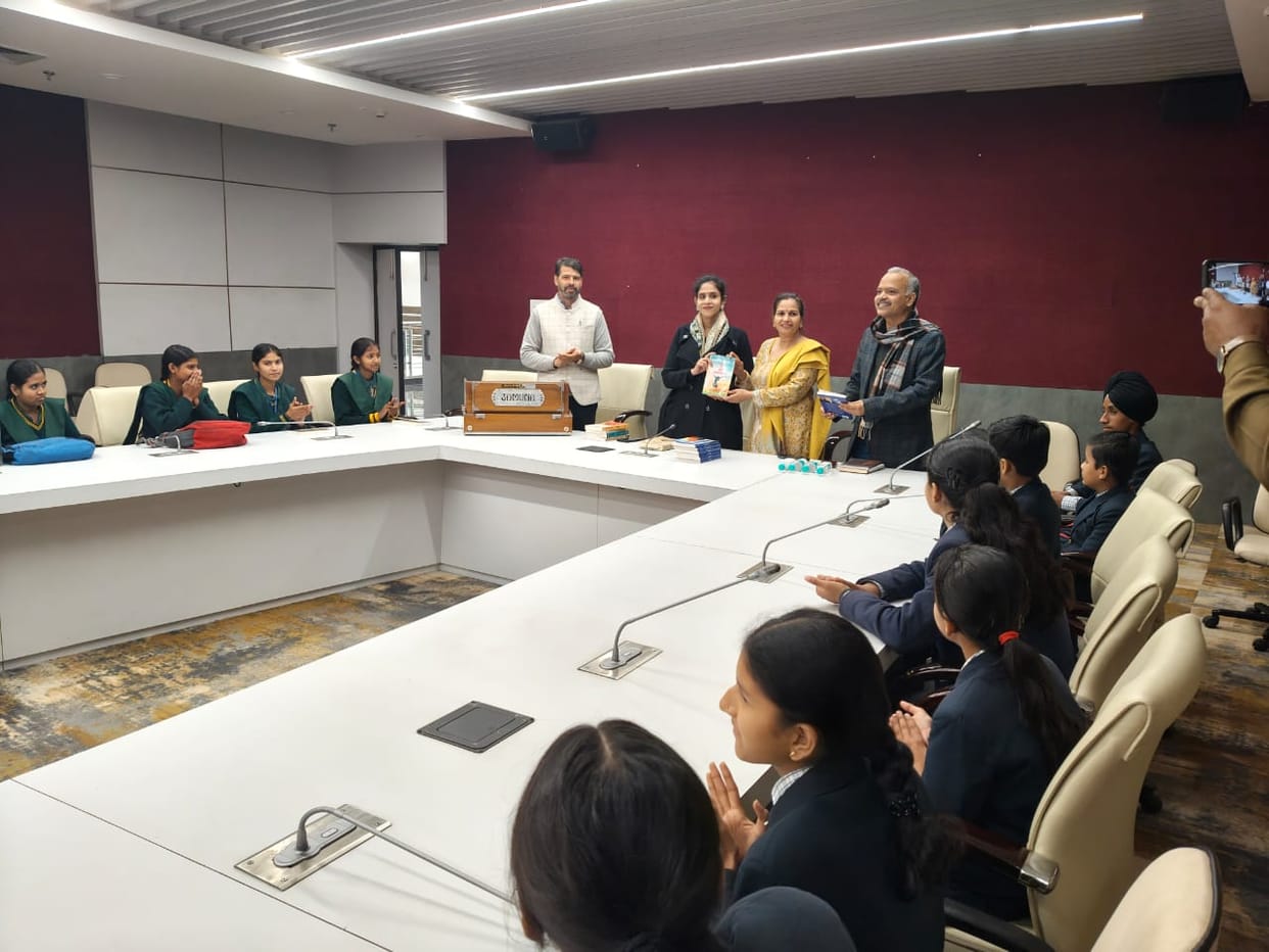 Rhythm in dialogue and tone in music recharge the senses: Aparajita