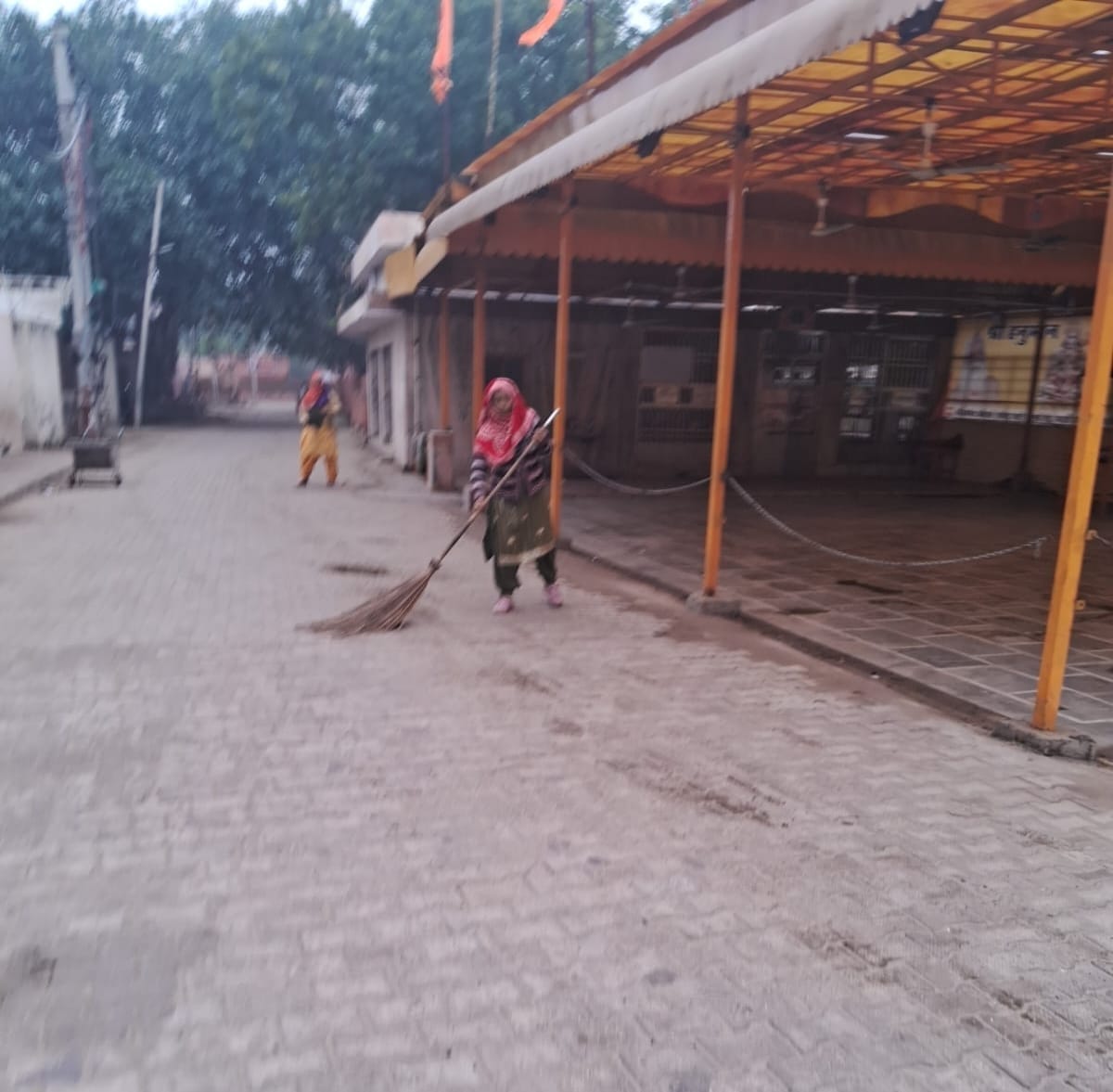 Neither resources are sufficient nor cleaning staff
