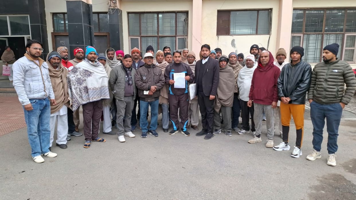 Government imposed a condition of giving 100-yard plots to the people living in kutcha houses, villagers demonstrated