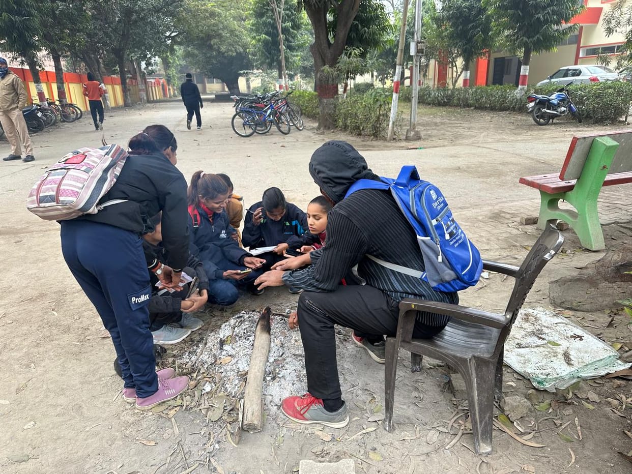 Claims of convenience, players forced to change clothes in the open amidst cold