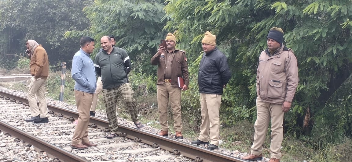 Sick person commits suicide by jumping in front of train, not identified