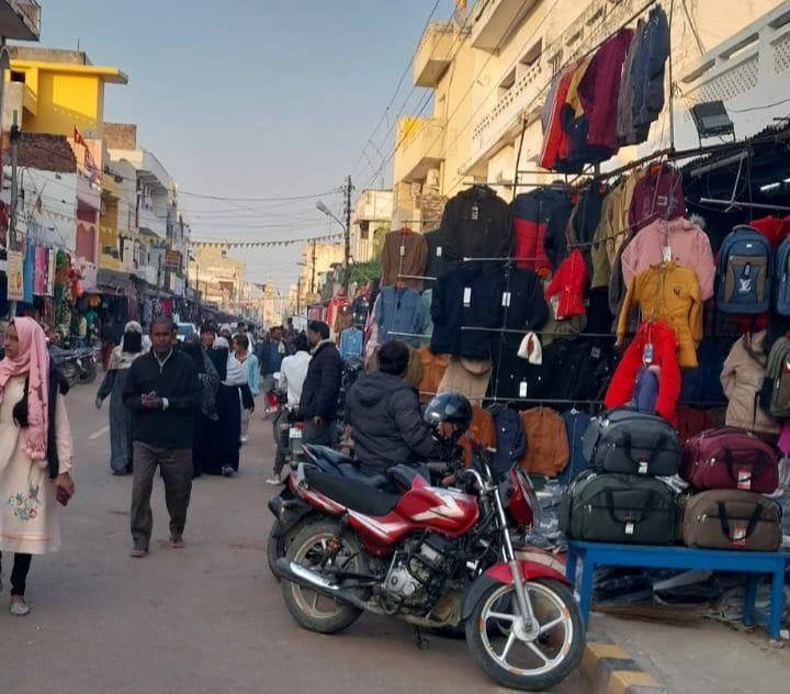 Krishnanagar market becomes 'hot' due to severe cold