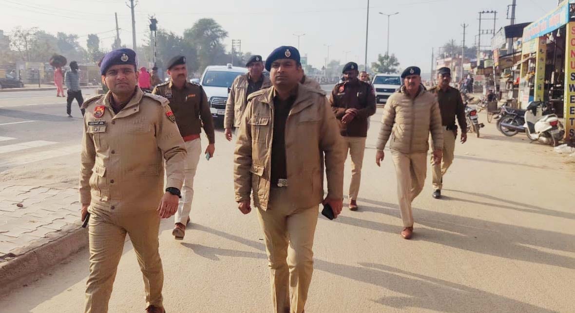 SP reached Odhan police station and did foot patrol in the village