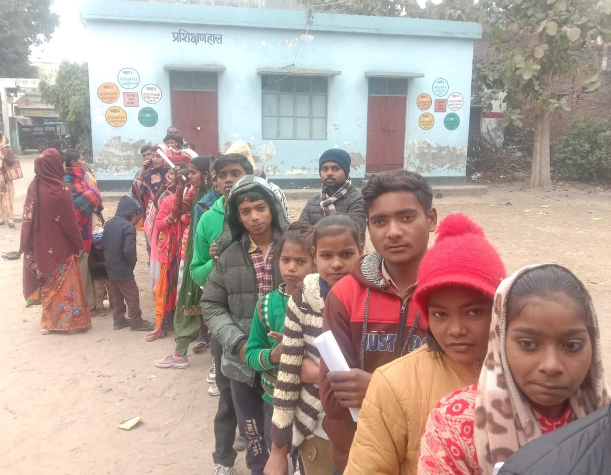 Applicants created ruckus when Aadhaar amendment and registration did not start till noon.