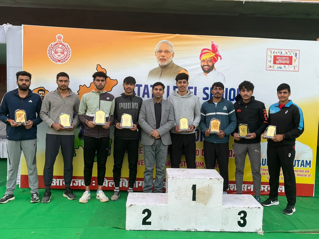 Players won gold medal in state level senior athletics competition