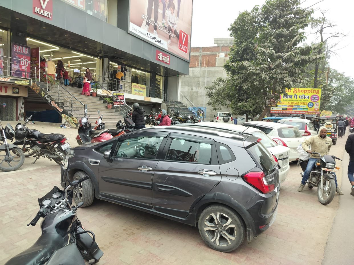 Shop on the parking spot in the map, notice to hundred