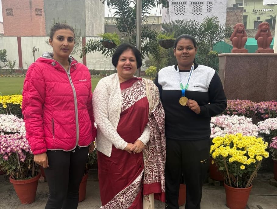 Gold medal winner welcomed on reaching college