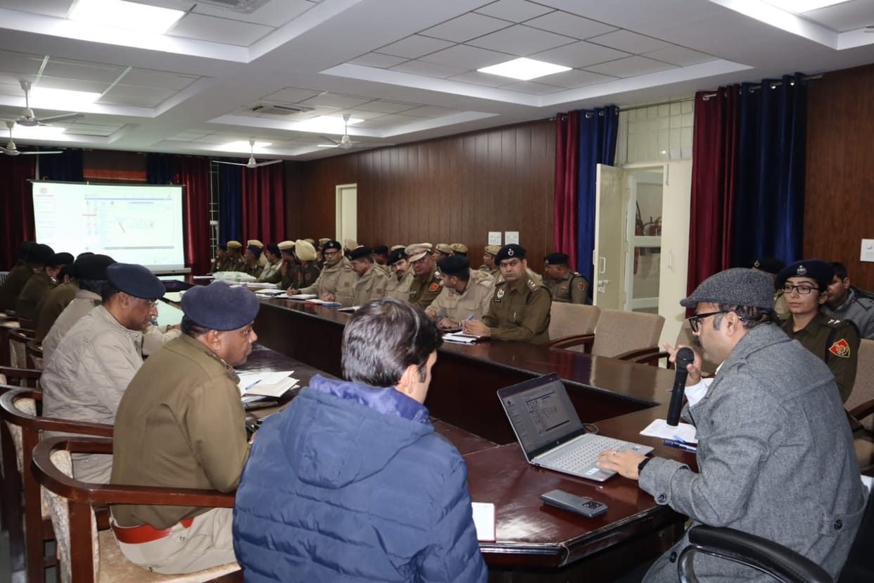 Training on e-challan and evidence app given to police station in-charges and computer operators