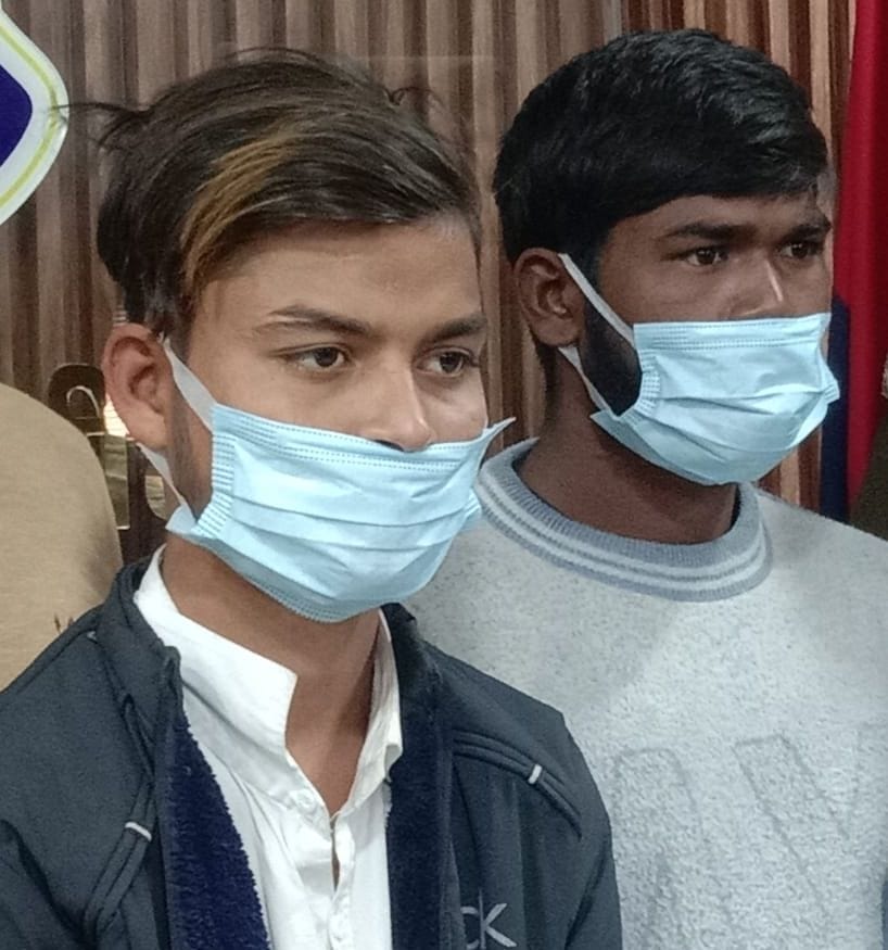 Two members of inter-district thief gang caught by police