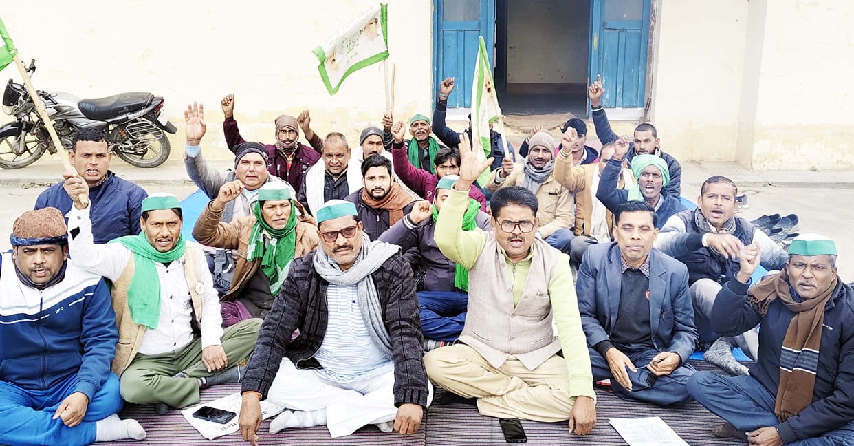 Problems not resolved, farmers sit on dharna
