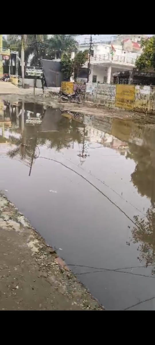 Sewer line burst outside Meda VC residence in Rakshapuram