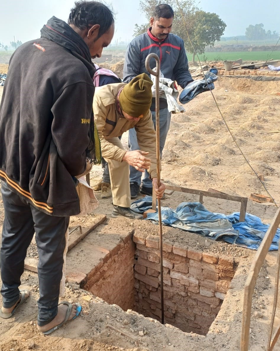 A laborer from Amethi committed suicide by jumping into the blazing fire of a brick kiln in Asmoli area