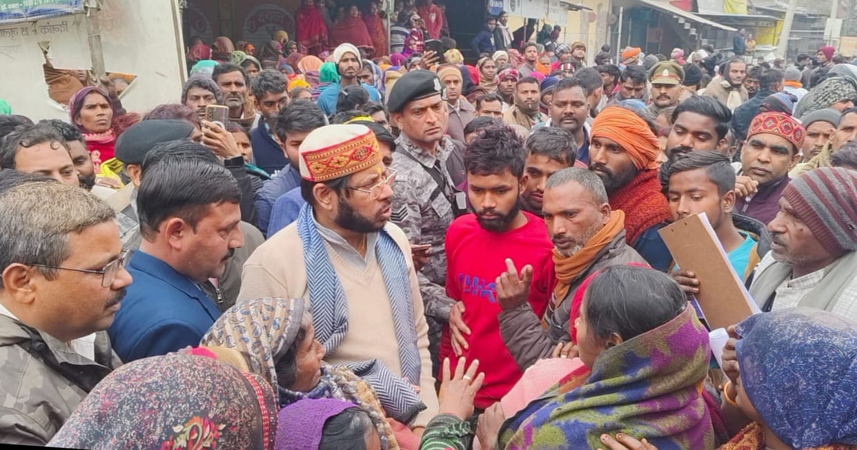 Worker brutally murdered in Unchahar, road blocked in protest
