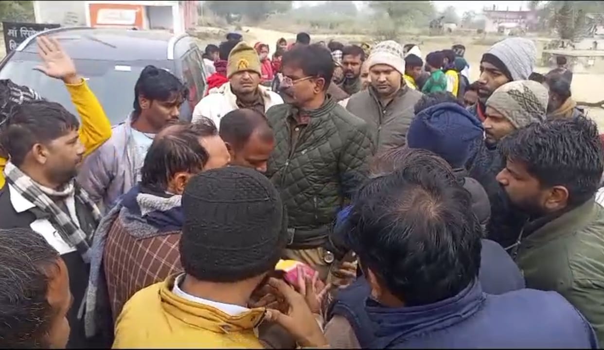 Dispute between people of two villages over performing last rites