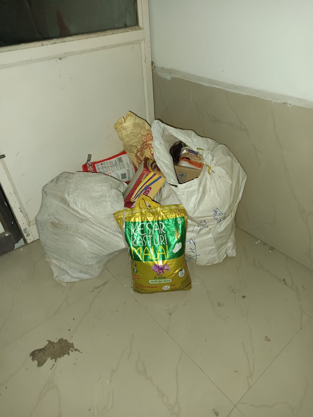 चोरी का सामान किया गयाा जब्त।
