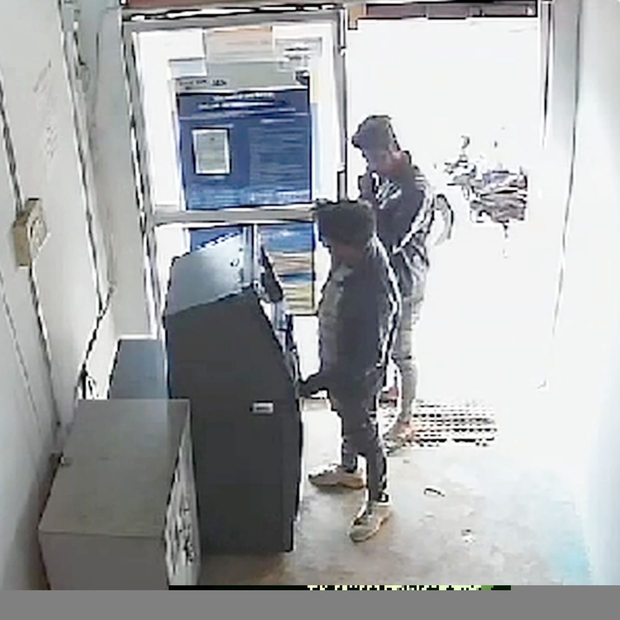 Two miscreants attempted theft by breaking ATM in broad daylight