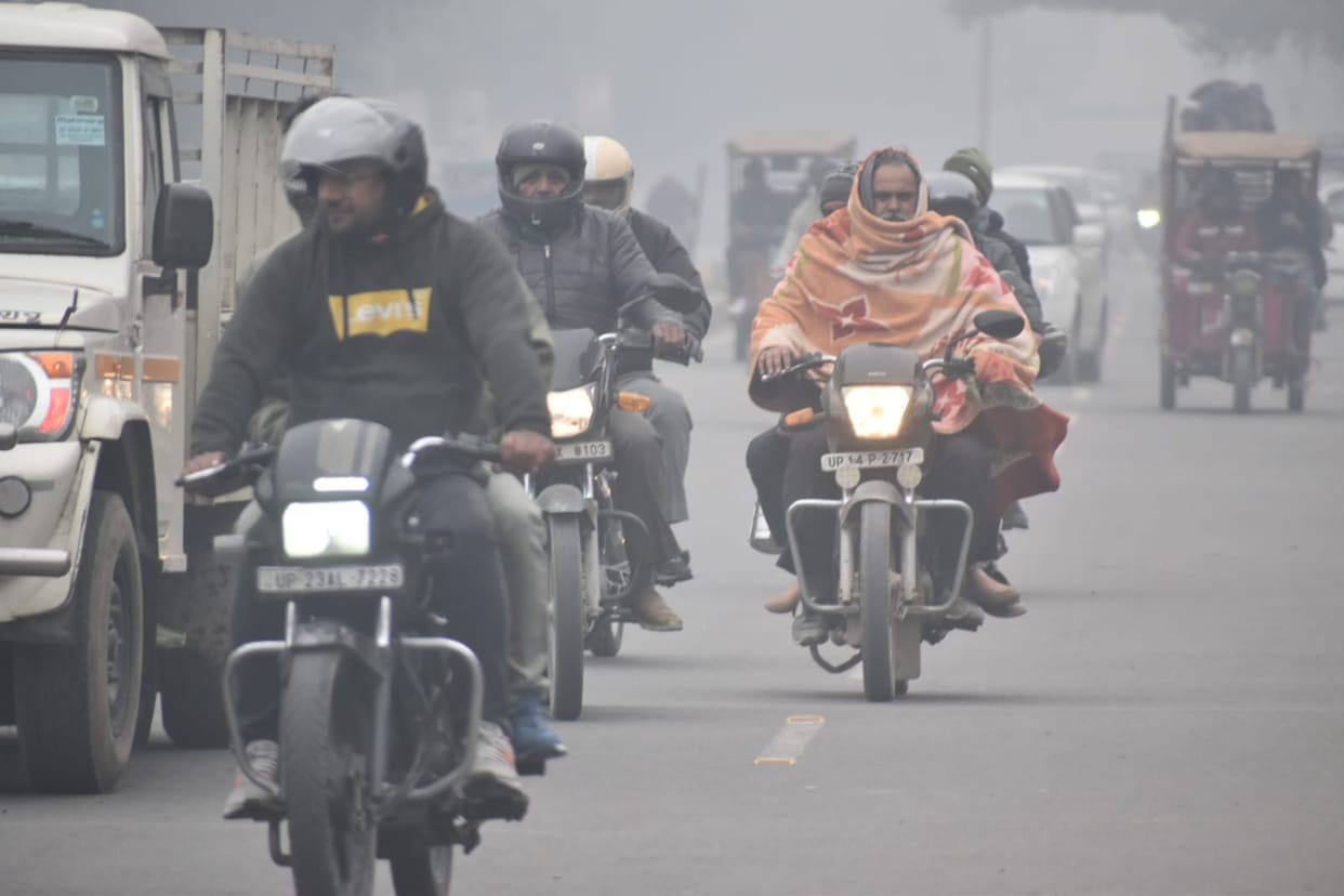 Fog at night and cold wave during the day