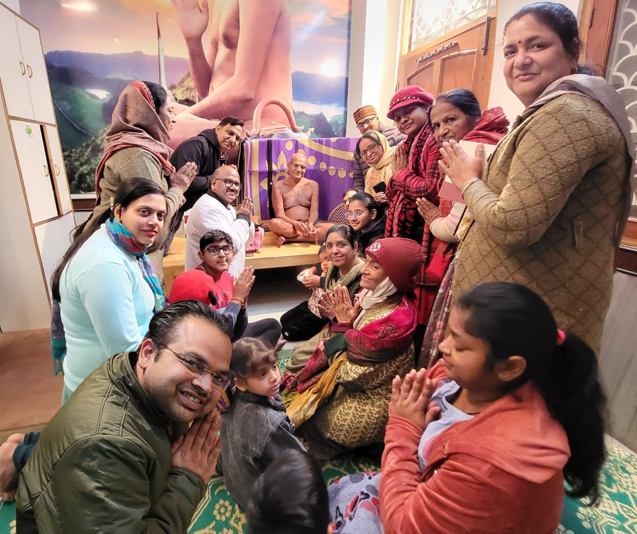 Women's food donation service is better than men