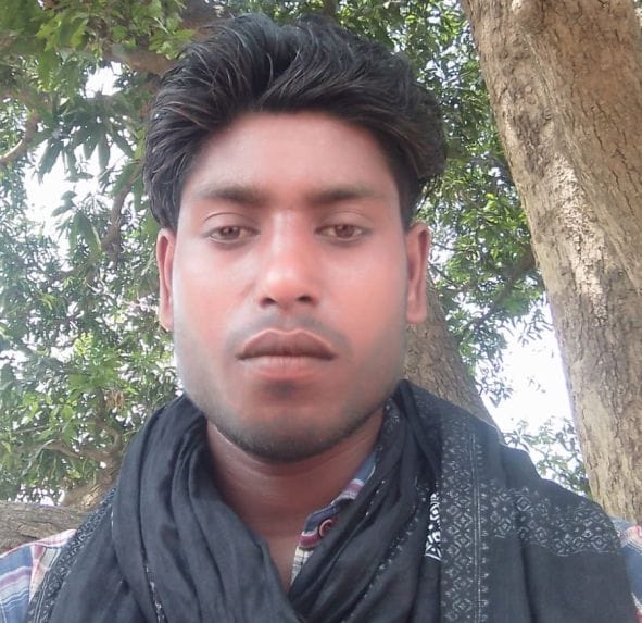 Bike collides with pole in fog, youth dies
