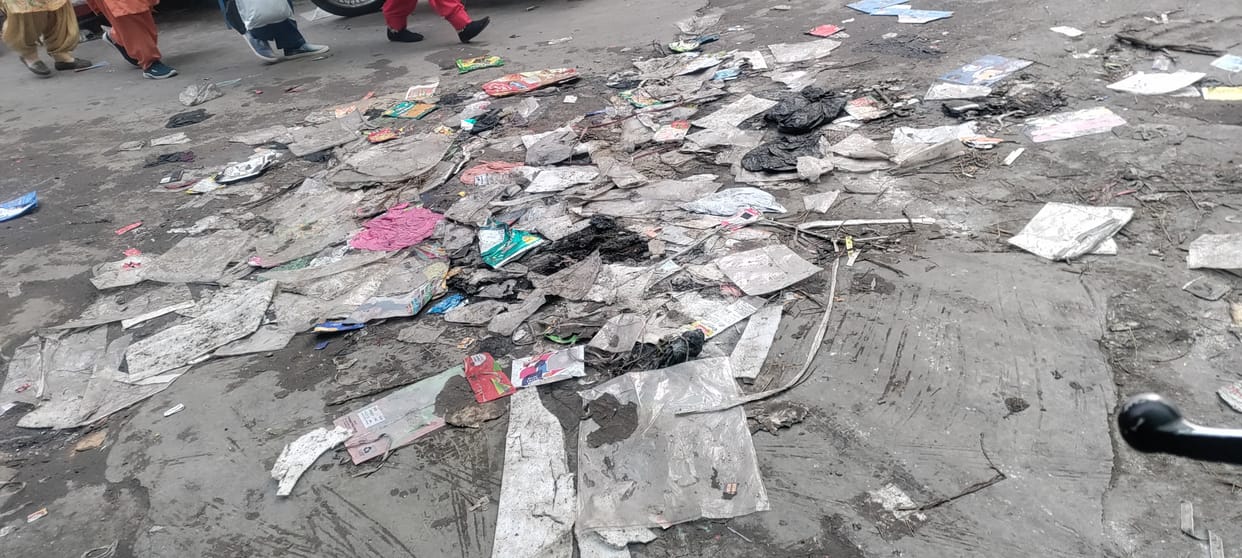 The city has not been cleaned, heaps of garbage are lying everywhere