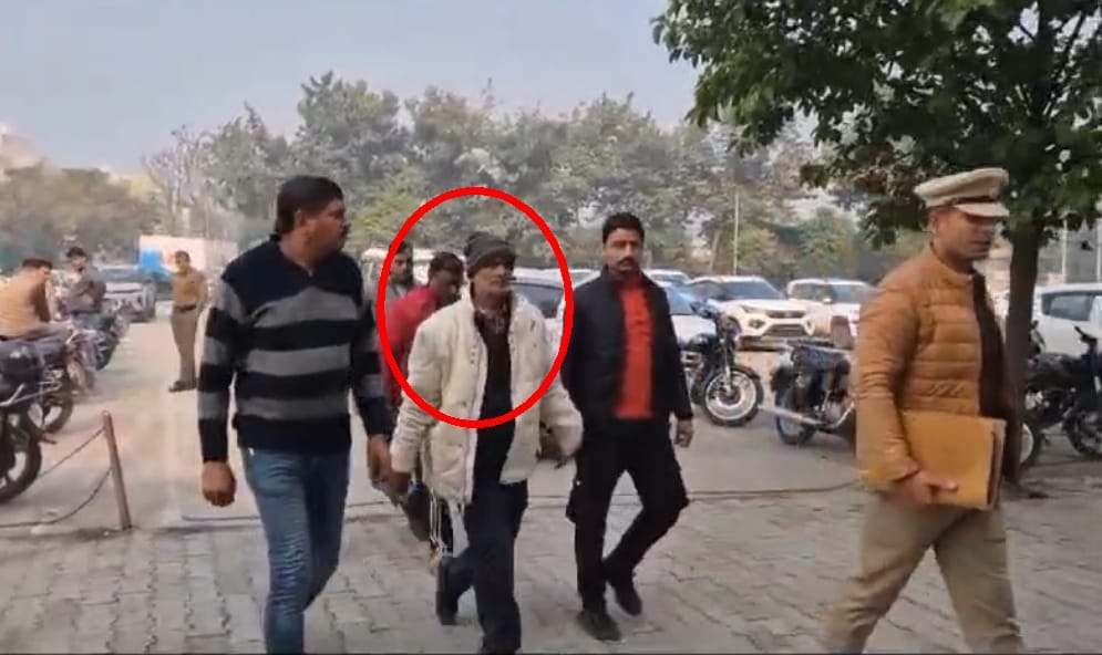 Two members of the gang who made passports on fake documents were arrested
