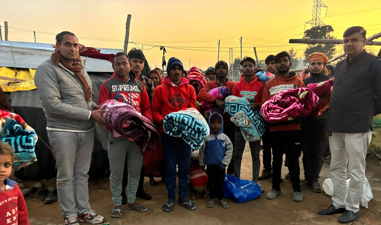 Blankets distributed in slums