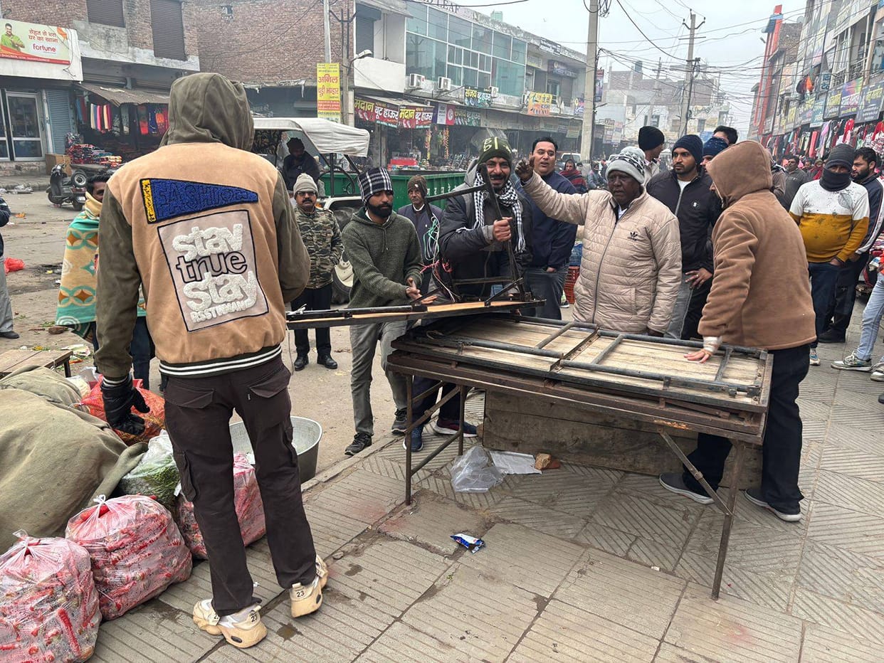 The Municipal Council removed the hawkers from Hans Market, the Pradhan wrote a letter to the SP to make traffic arrangements