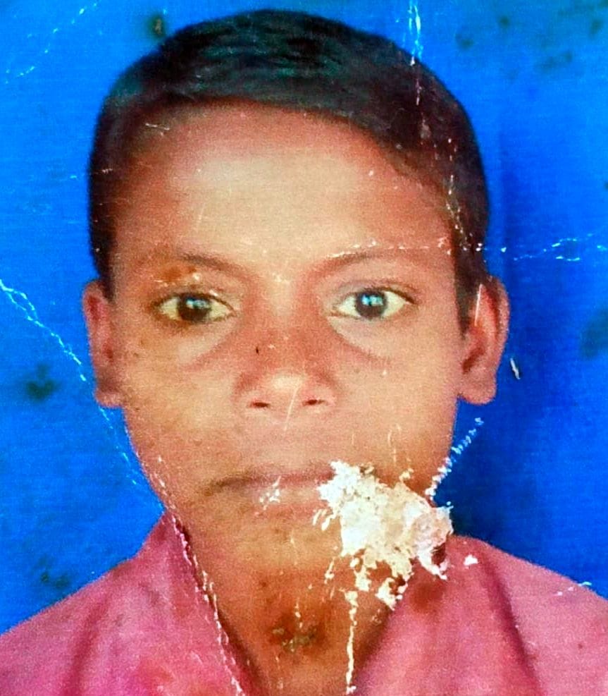 Kaushambi: While threshing paddy, the neck of a young man got stuck in the machine, his head got separated from the body
