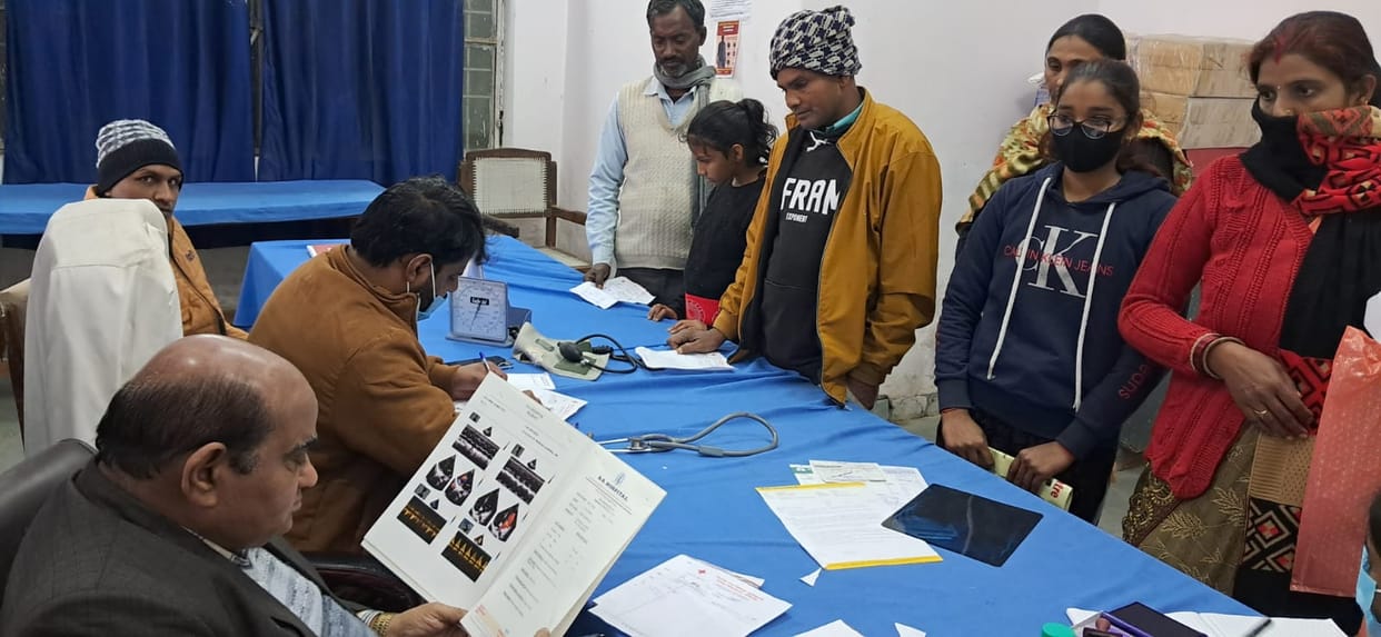 Doctors are handing out prescriptions from outside, patients are buying medicines worth Rs 200 to Rs 300.
