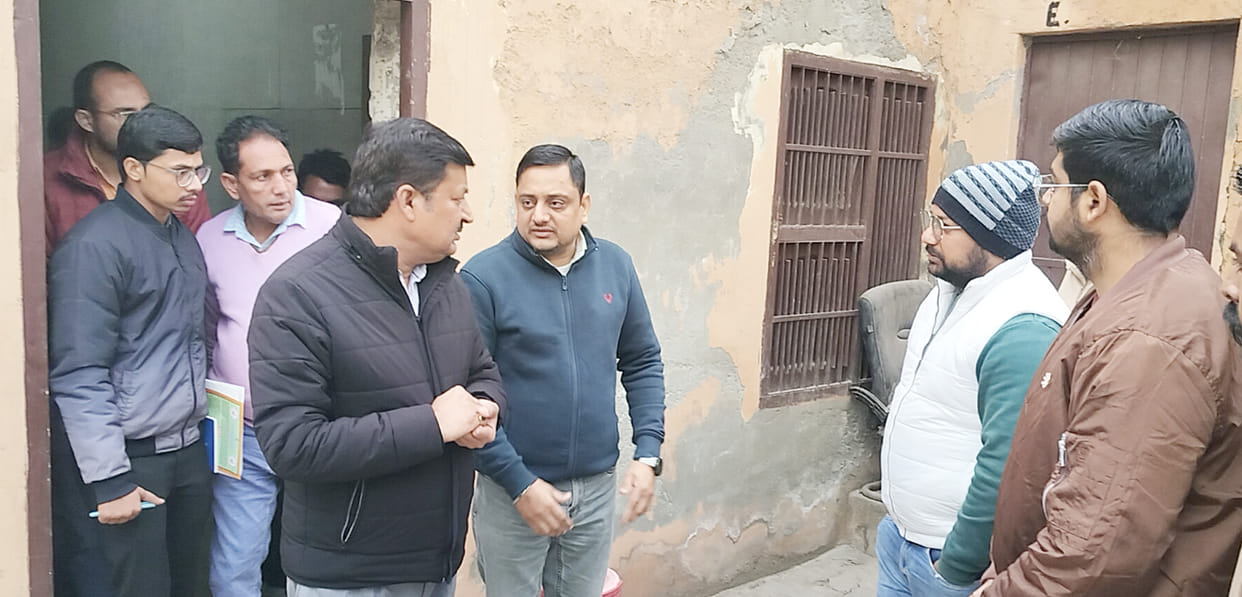 District Municipal Commissioner inspected the night shelter in Tohana