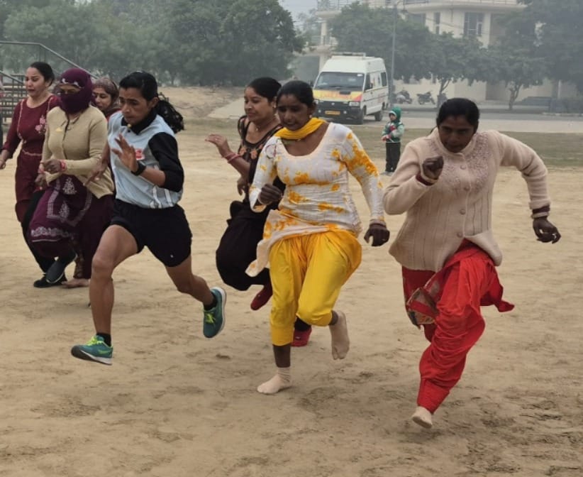 Santosh first in 100 meter race