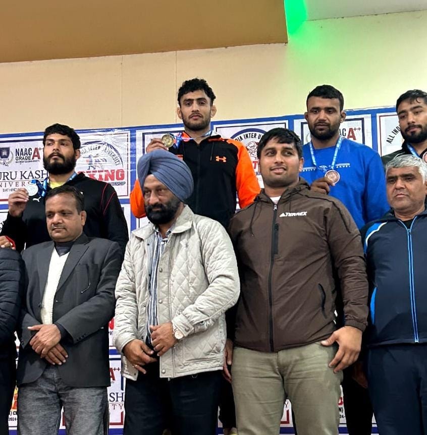 Wrestlers of Mehar Singh Akhara won 6 medals in wrestling competition.